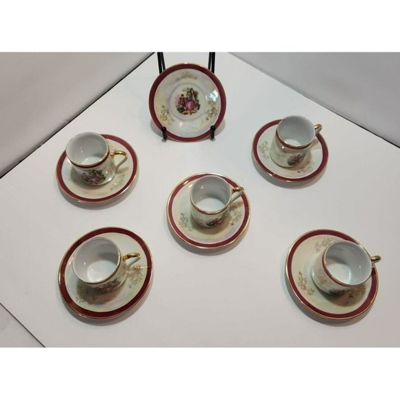 Vtg Laurel Shield Tea Cups and Saucers with Gold Accents Set of 5 in Box - Picture 3 of 16